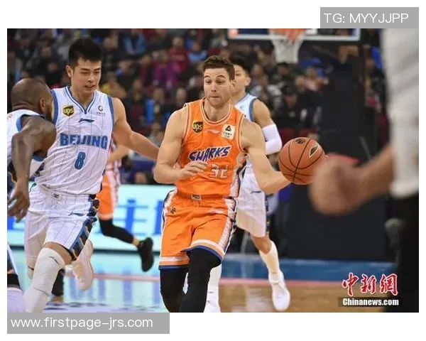 夏季联赛对抗勇士CBA球队的精彩对决与战术分析