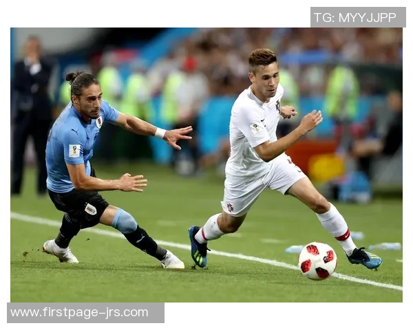 日本足球迎战乌拉圭队的精彩对决展现两国足球实力的巅峰较量